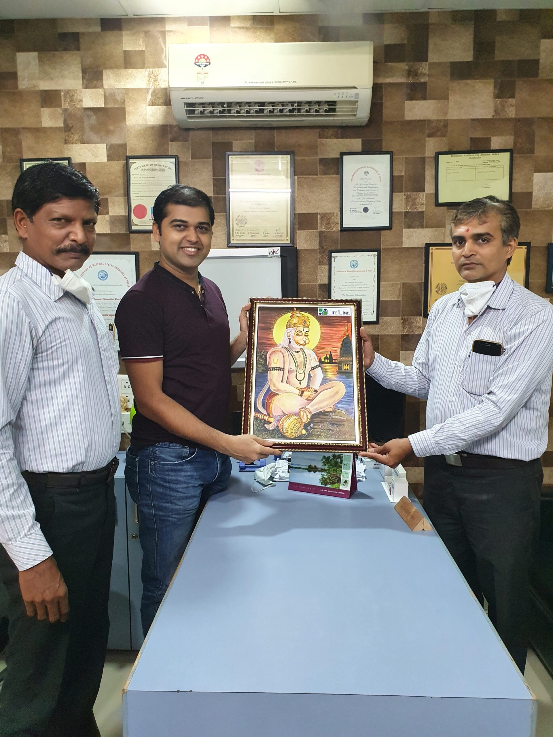 Received an painting as a token of honor